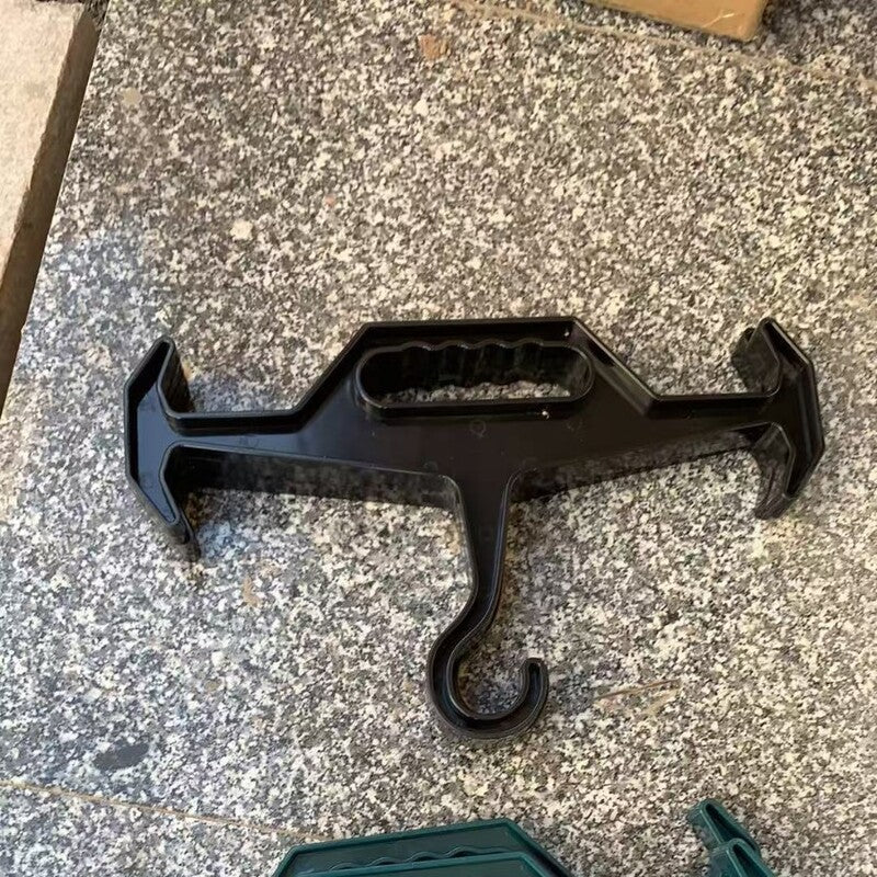 Heavy-Duty Gear Rack, Hunting Tactical Vest, Pendant, Diving Suit, Paintball & Airsoft Equipment Display.