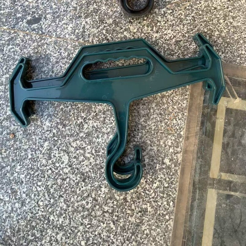 Heavy-Duty Gear Rack, Hunting Tactical Vest, Pendant, Diving Suit, Paintball & Airsoft Equipment Display.